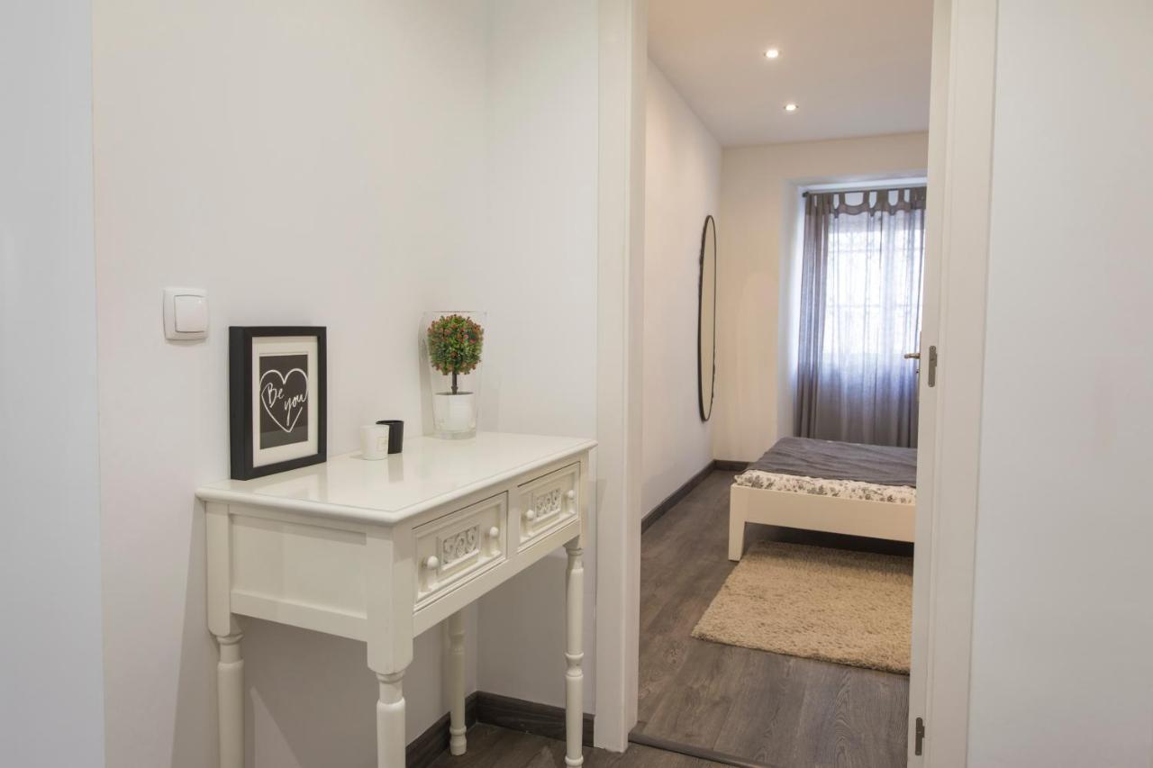 Alfama Typical Beco Da Adica Apartment Lisbon Exterior photo
