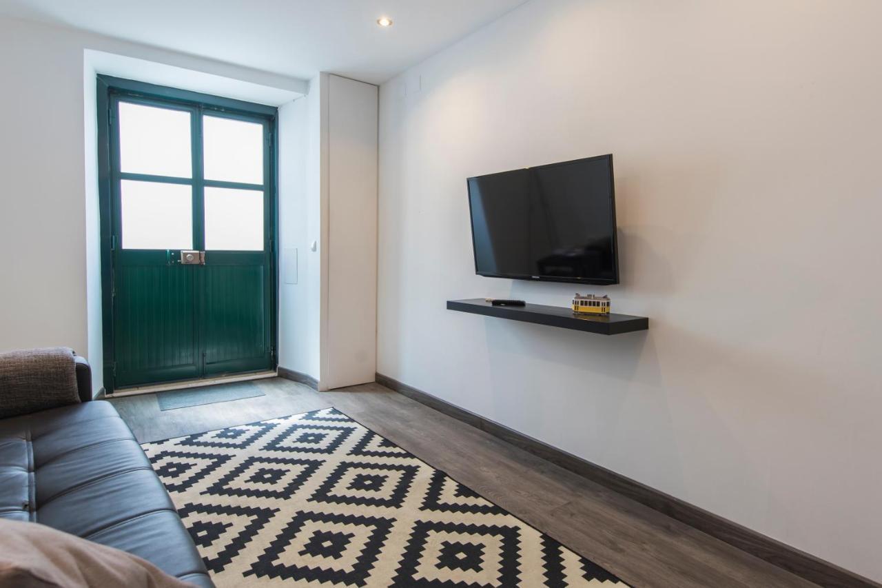 Alfama Typical Beco Da Adica Apartment Lisbon Exterior photo